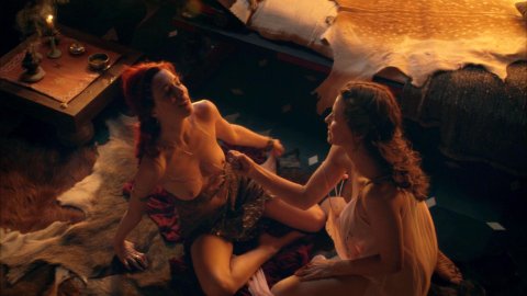 Lucy Lawless, Jaime Murray - Nude Breasts in Spartacus s01e01 (2011)