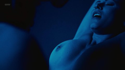 Louise Clos, Raquel Rocha - Nude Breasts in The Mechanism s01e02 (2018)