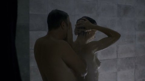 Sophie Gomez - Nude Breasts in Monarca s01e04, e07 (2019)