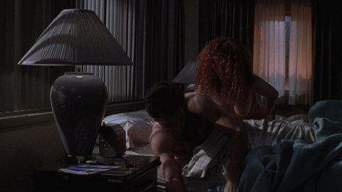 Maria Bello, Amanda Kravat - Nude Breasts in Duets (2000)