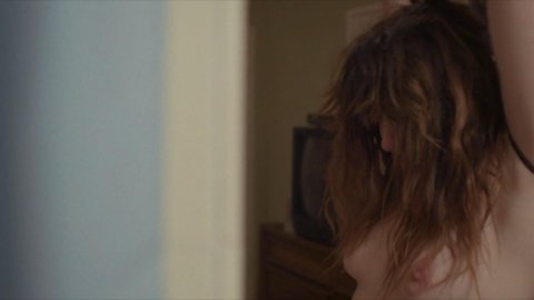 Kathryn Hahn - Nude Breasts in I Love Dick s01e07 (2017)