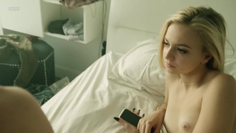 Ludivine Reding - Nude Breasts in Fugueuse s01e07 (2018)