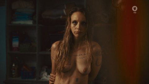 Petra Schmidt-Schaller - Nude Breasts in Eine gute Mutter (2017)