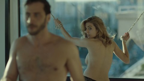 Maria Zamarbide - Nude Breasts in Estocolmo s01e01 (2016)