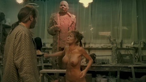 Vilma Seidlova, Hana Seidlova - Nude Breasts in Pupendo (2003)