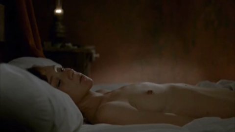 Sylvie Testud - Nude Breasts in La France (2007)