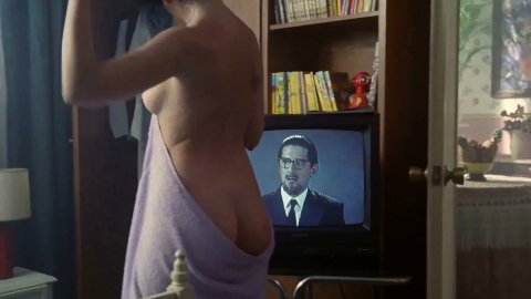 Esther Del Prado - Nude Breasts in El robobo de la jojoya (1991)