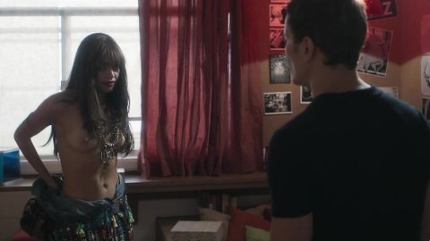 Sophie Charlotte - Nude Breasts in Os Dias Eram Assim s01e01 (2017)