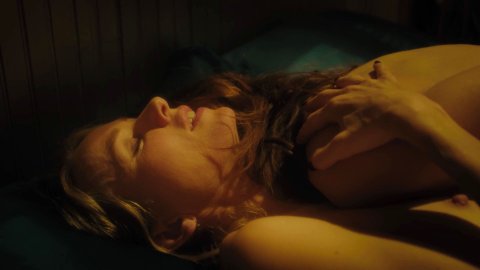 Naomi Watts, Sophie Cookson - Nude Breasts in Gypsy s01e07 (2017)