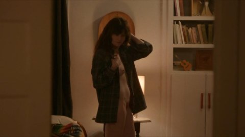 Kathryn Hahn - Nude Breasts in I Love Dick s01e08 (2017)