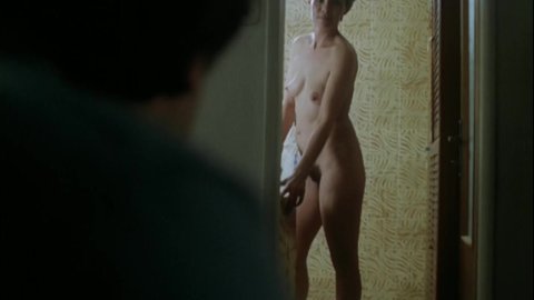 Jana Sulcova - Nude Breasts in Dobré světlo (1985)