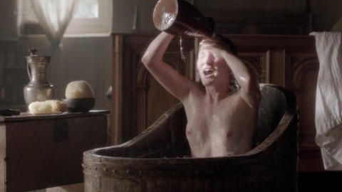 Eve Ponsonby - Nude Breasts in The White Queen s01e01 (2013)