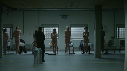 Elodie Fontan - Nude Breasts in Prise au piège s01e01-06 (2019)