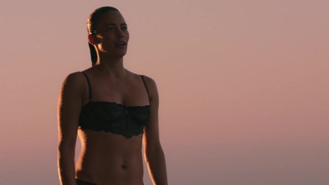 Paula Patton - Nude Breasts in Traffik (2018)