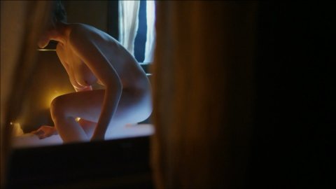 Gracie Gilbert - Nude Breasts in Underbelly s06e07 (2013)