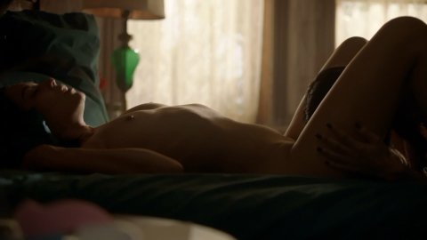 Mishel Prada, Maria-Elena Laas - Nude Breasts in Vida s02e03 (2019)