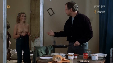 Edyta Olszowka - Nude Breasts in Ekstradycja s01e02 (1995)