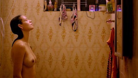 Kelly Crifer, Barbara Colen - Nude Breasts in In the Heart of the World (2019)