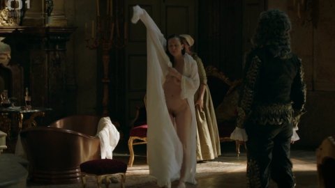 Zuzana Stivinova - Nude Breasts in Mária Terézia s01e01 (2017)