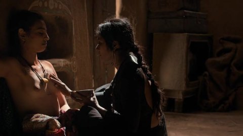 Radhika Apte - Nude Breasts in Parched (2015)