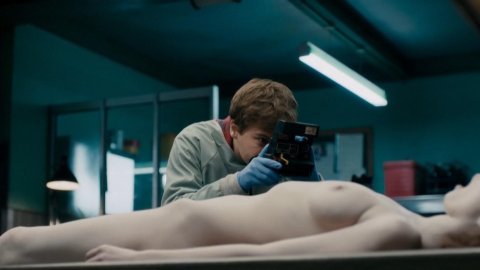 Olwen Catherine Kelly - Nude Breasts in The Autopsy of Jane Doe (2016)