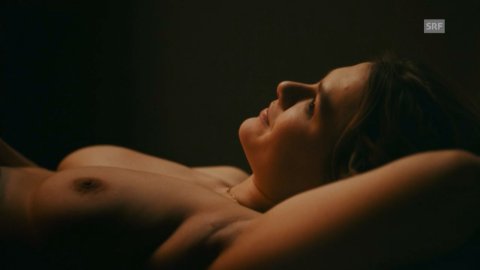 Elsa Langnase - Nude Breasts in Nr. 47 s01e01 (2018)