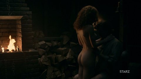 Sophie Skelton - Nude Breasts in Outlander s04e08 (2018)