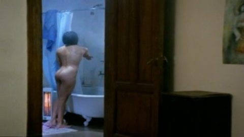 Claudia Pereira - Nude Breasts in First Dog (2009)