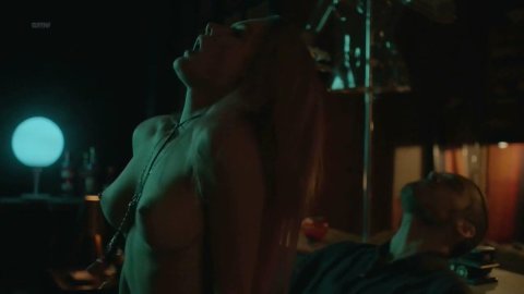 Fiorellla Mattheis - Nude Breasts in August Street s01e12 (2018)