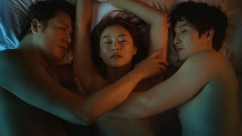 Ye Ji-won (Ji-won Ye) - Nude Breasts in Busted! (2019)