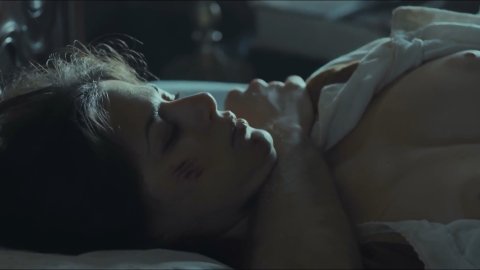 Joana Coelho - Nude Breasts in Madre Paula s01e02 (2017)