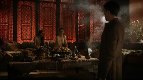 Esme Bianco, Sahara Knite - Nude Breasts in Game of Thrones s01e07 (2011)