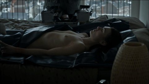 Emeline Fremont - Nude Breasts in Blood On The Docks s03e02 (2013)